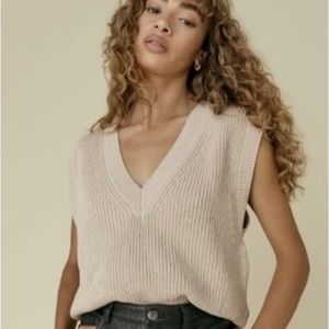 Abercrombie & Fitch Cropped Sweater Vest - XL